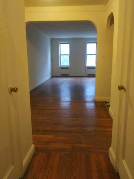 Primary Photo - 92-1 Whitney Ave