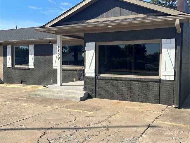 Building Photo - 4409 N Meridian Ave