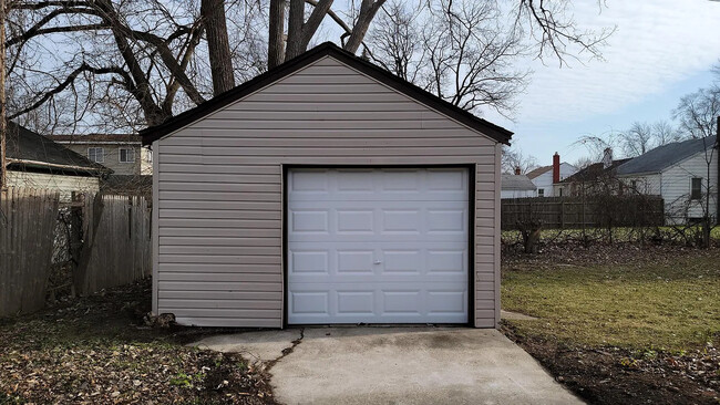 Garage - 26548 Eton Ave