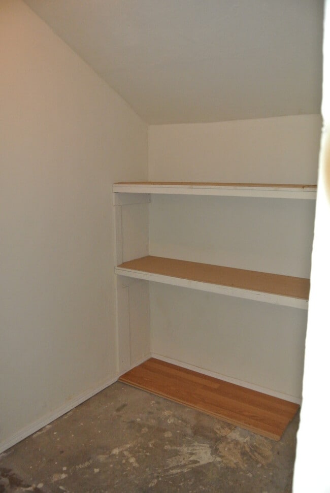 Building Photo - 2 Bedroom, 1 Bathroom Single Story House in Antioch with Garage and Side Yard Access