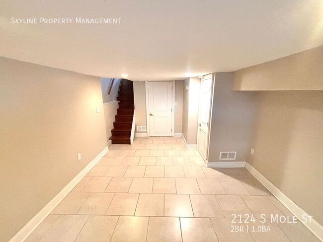 Building Photo - 2124 S Mole St