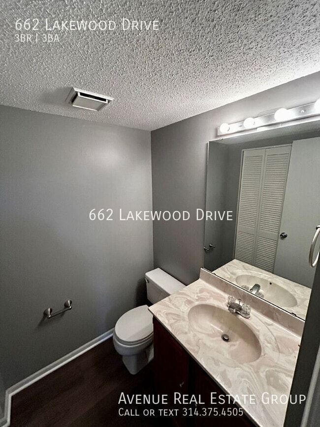 Building Photo - 662 Lakewood Dr