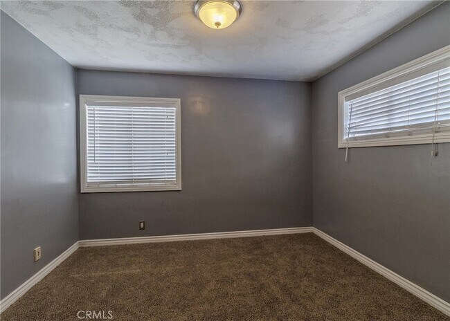 Building Photo - 1208 N Earl Cir