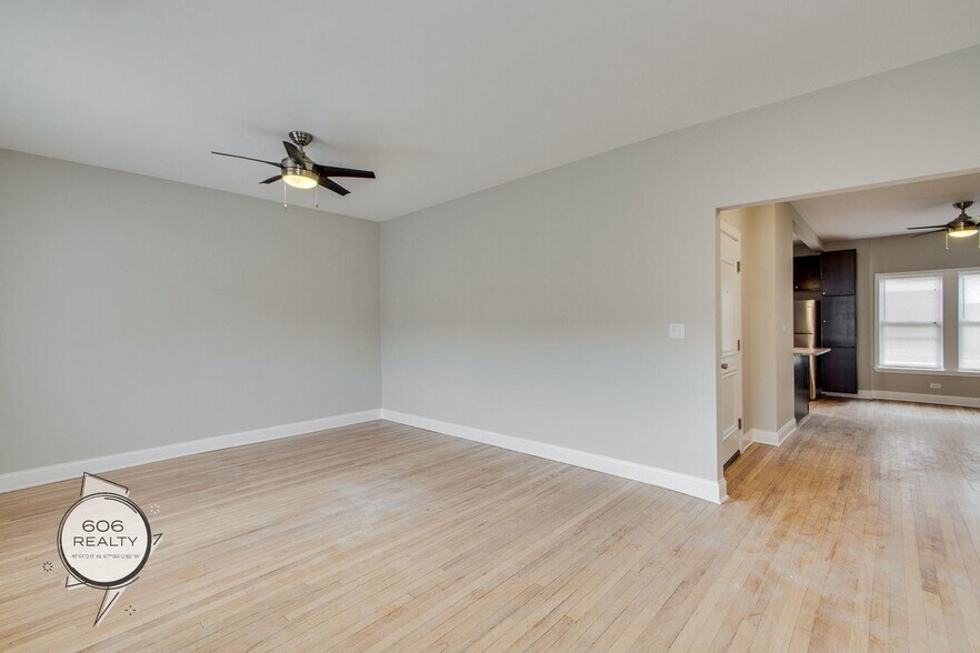 Building Photo - 838 E 53rd St