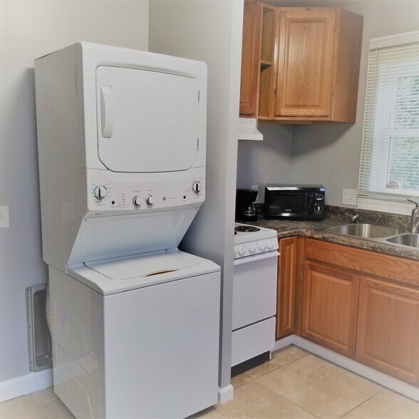 washer/dryer - 1609 Cannon Ave