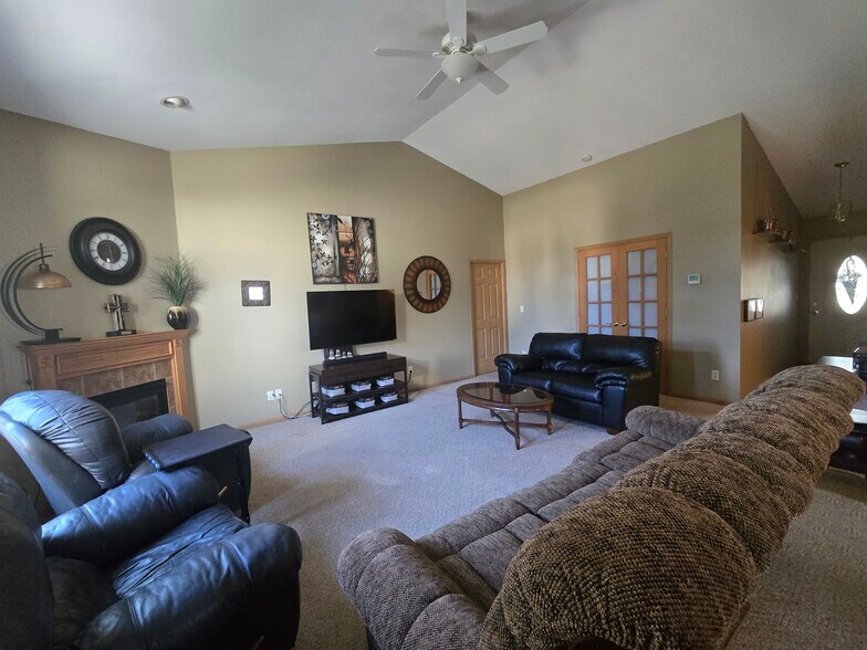 Building Photo - 541 Kramer Ln