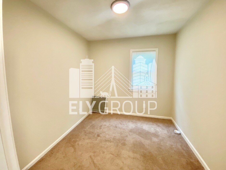 Building Photo - 14 Callender St