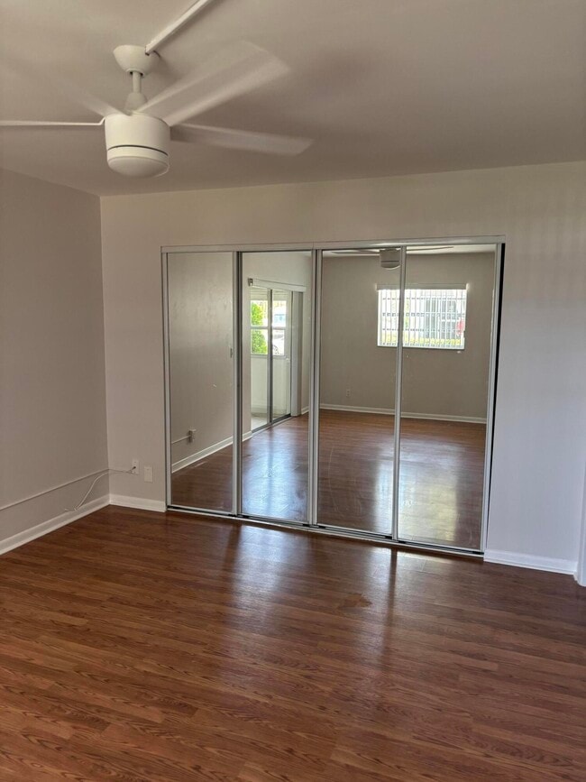 Building Photo - 489 Flanders Dr