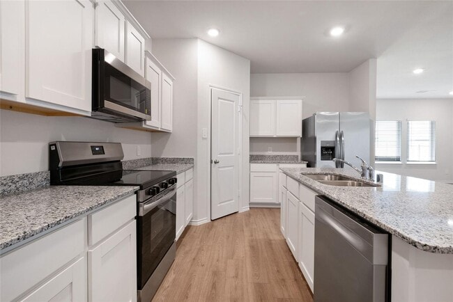 Building Photo - 507 Lantana Rd