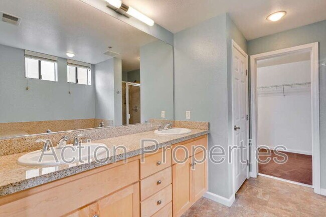 Building Photo - 800 N 8th St