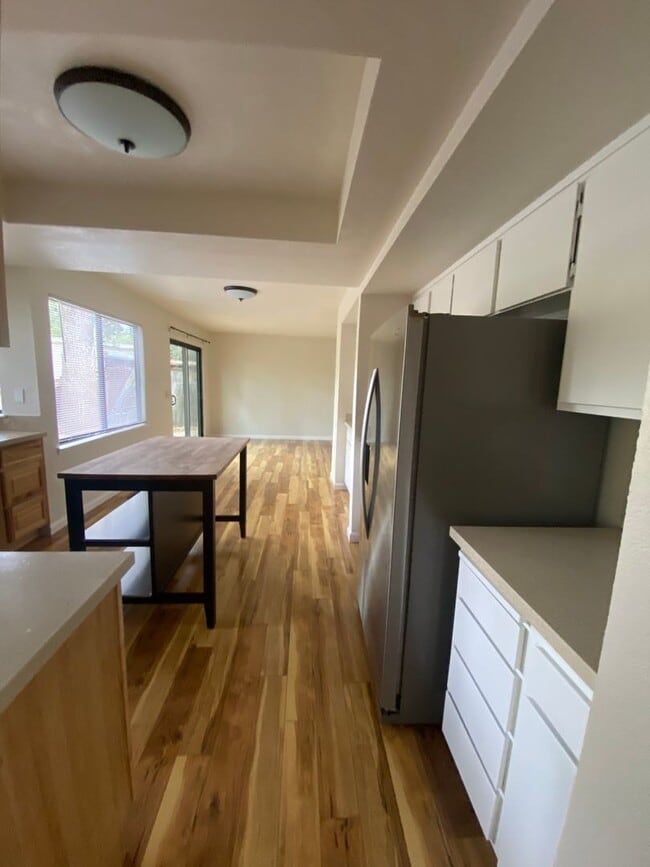Building Photo - Beautiful 4bd/ 2.5 ba House