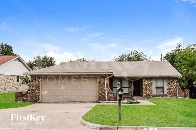 Primary Photo - 3225 Amber Dr S