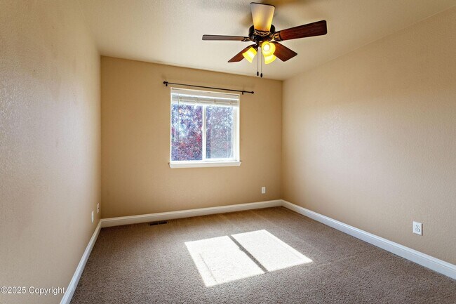 Building Photo - 4 Bedrooms, 3.5 Bathrooms, 2 Car Garage Home Fore Rent In Remington Estates