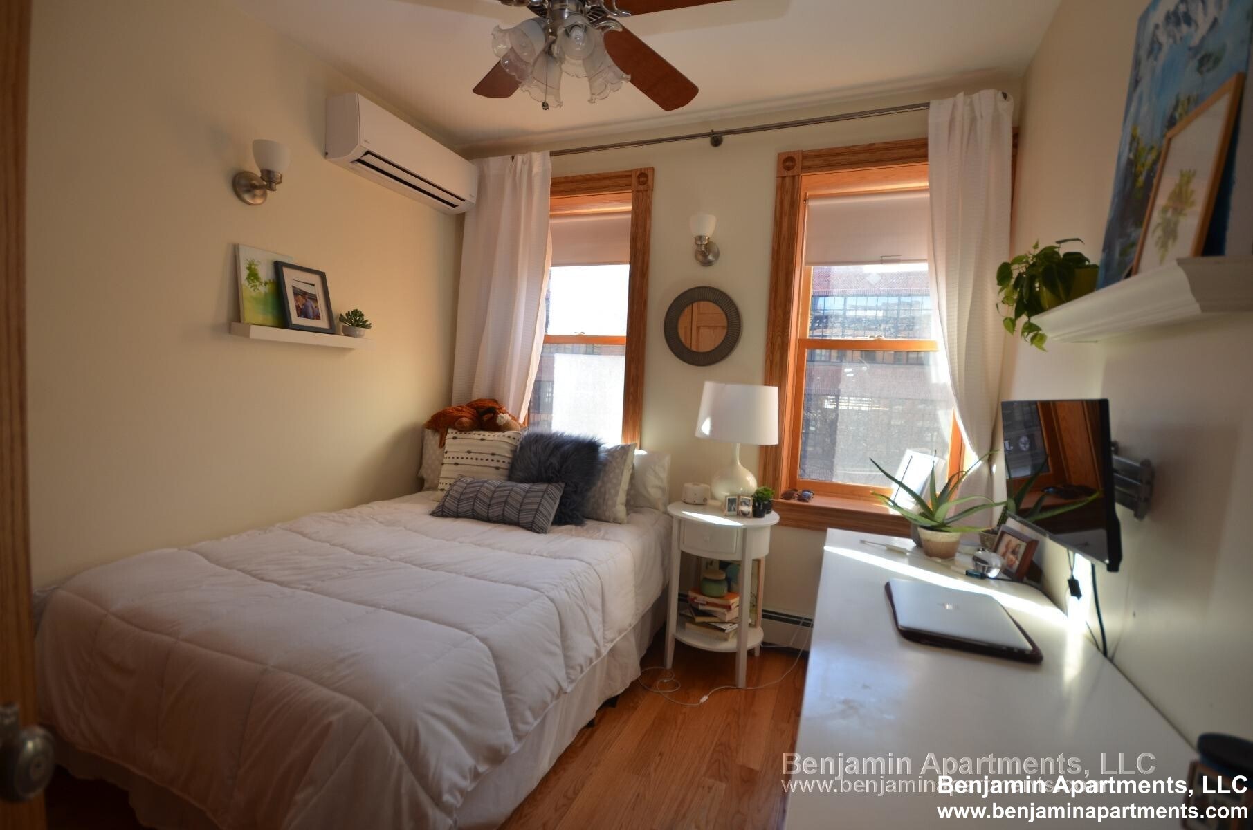 Building Photo - 137 Charles St