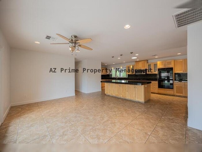 Building Photo - 5301 N 43rd Pl