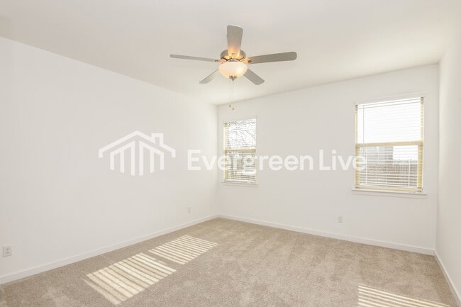 Building Photo - 1212 Dragon Wy