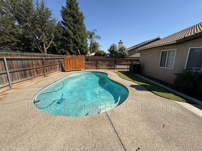 Building Photo - 2322 E Beech Ct