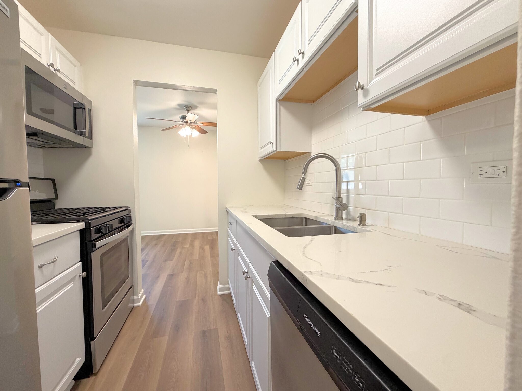 Building Photo - 889 Trace Dr