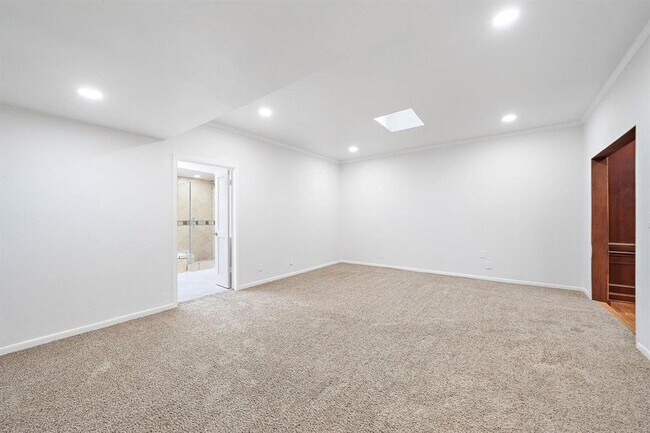 Building Photo - 1111 Potomac Dr