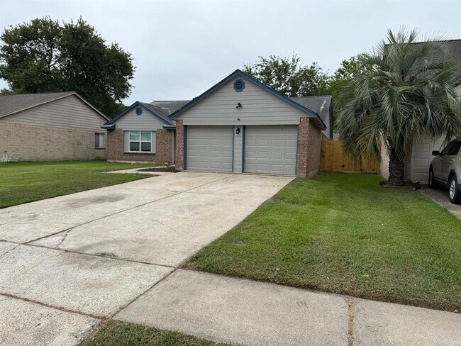 Building Photo - 2812 Forest Hills Dr