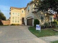 Building Photo - 2540 Las Palmas Ln