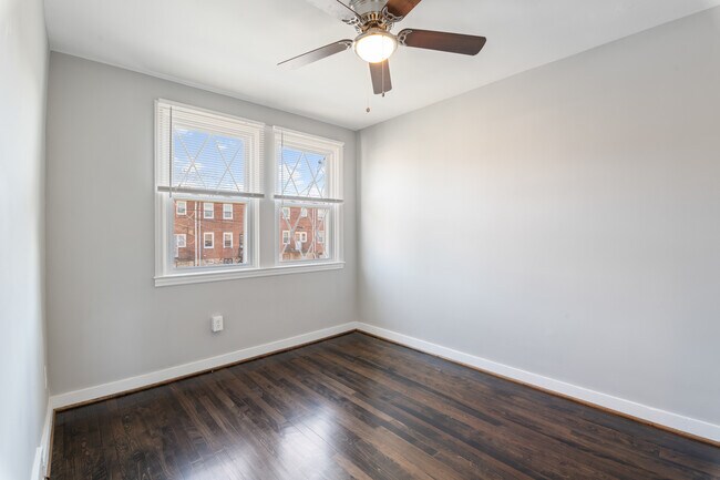 Building Photo - 4813 Midwood Ave