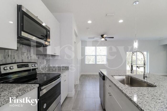 Building Photo - 303 Salmon Ct