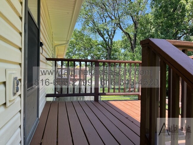 Building Photo - 2 Units Available Across from Congress Mid...