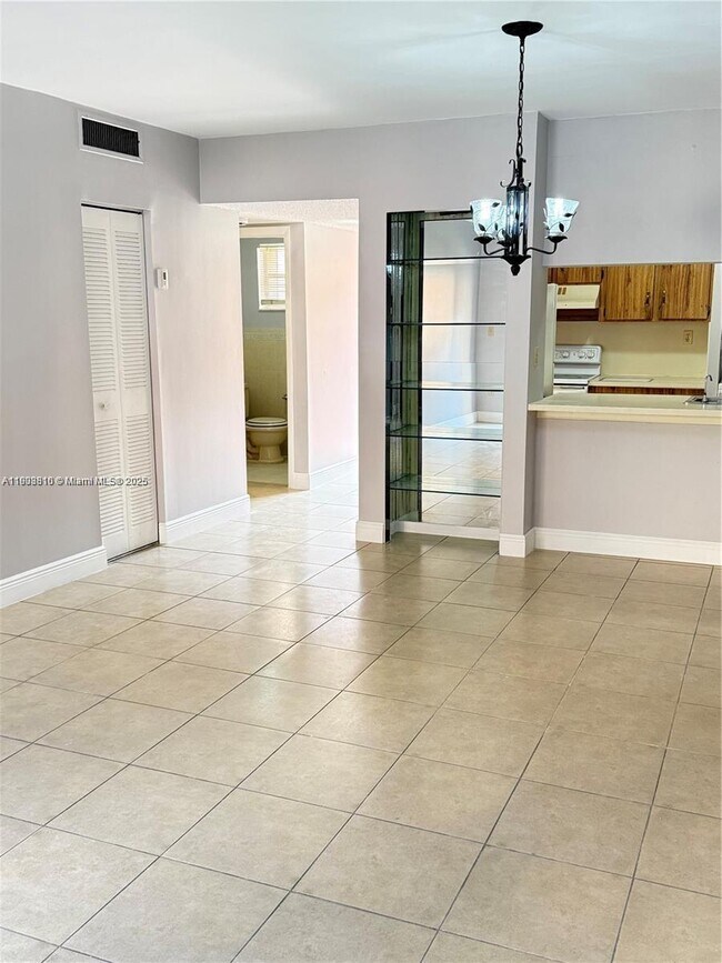 Building Photo - 440 E 23rd St