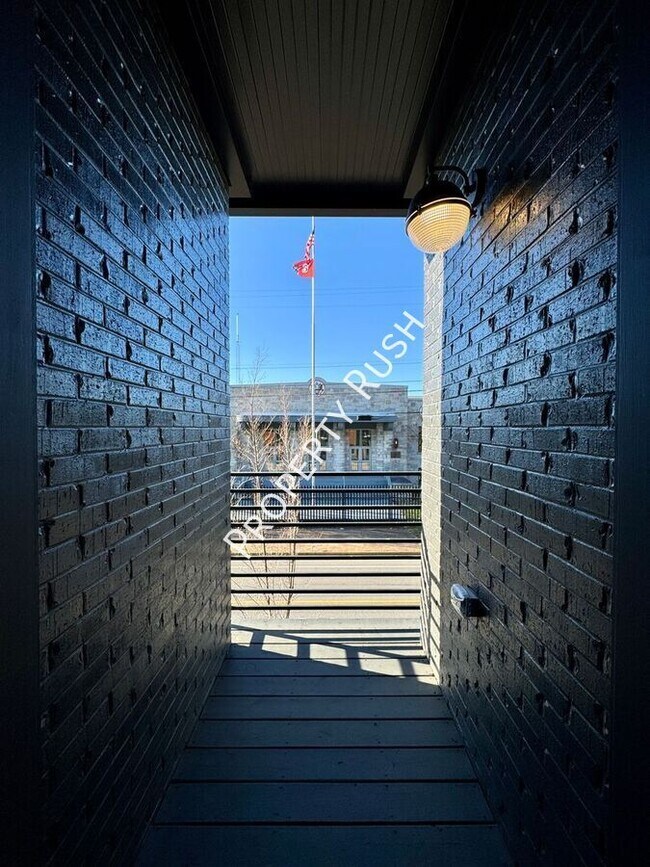 Building Photo - 1857 Zeta Way