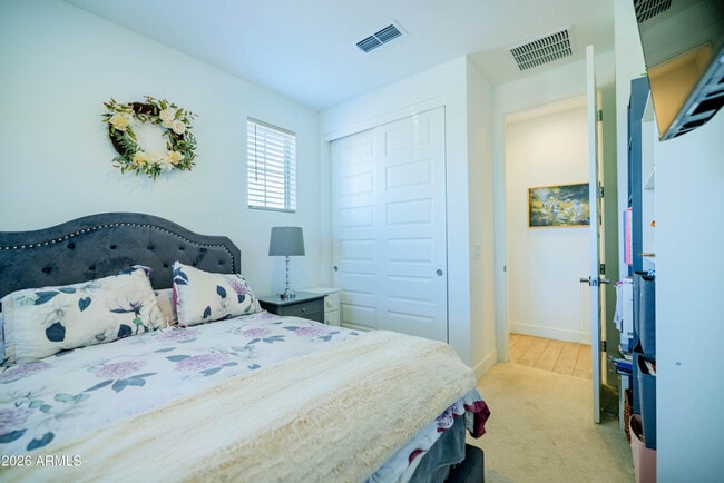 Building Photo - 21513 E Sparrow Dr