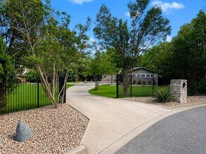 Building Photo - 803 Single Oak Cove