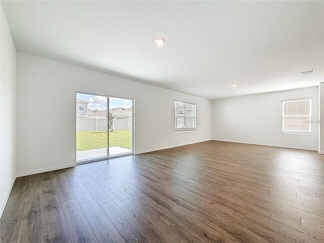 Building Photo - 35541 Kinsey Pt