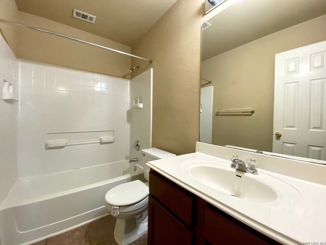 Building Photo - 13904 Belgravia Forest