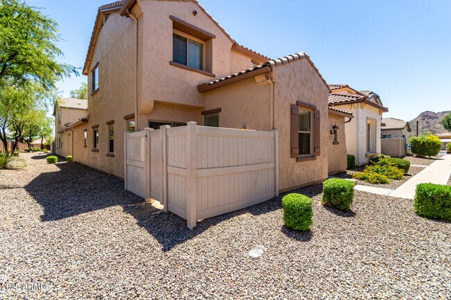 Building Photo - 26417 N Babbling Brook Dr