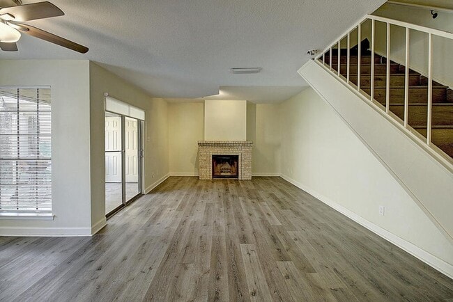 Building Photo - 2314 Capitan Dr