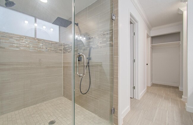 Building Photo - 417 Brook Hollow Dr