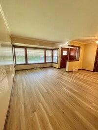 Building Photo - 500 E Angus St