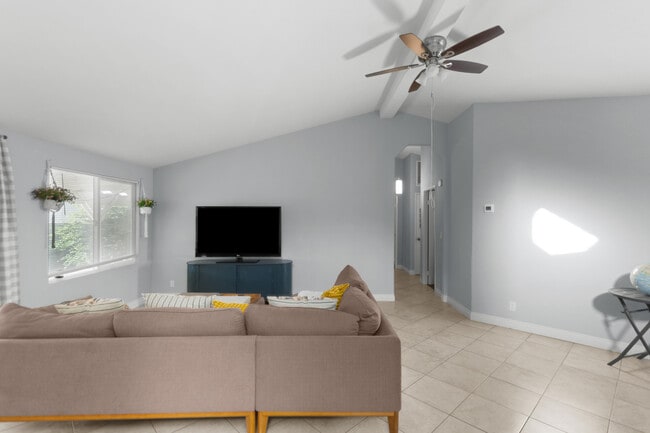 Building Photo - 47800 Madison St