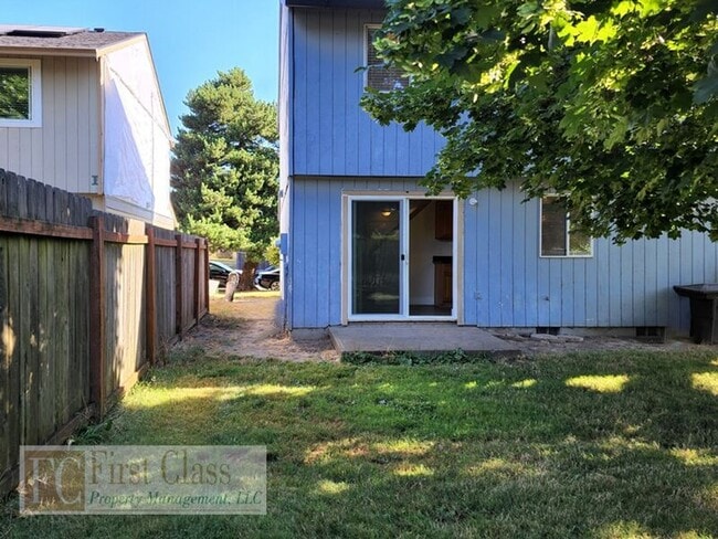 Building Photo - 3022 SE 38th Ct