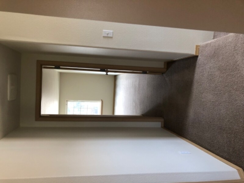 Building Photo - 260 40th Ct
