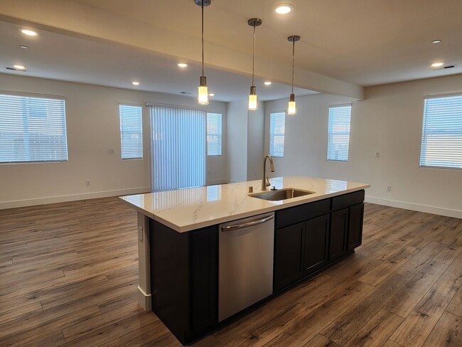 Building Photo - Brand New Townhome in South Carson City