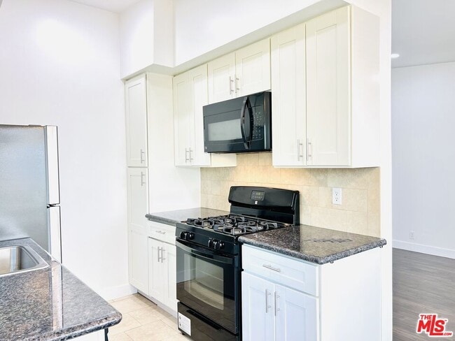 Building Photo - 10936 Hartsook St