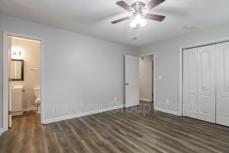 Building Photo - 4636 Vintage Ln