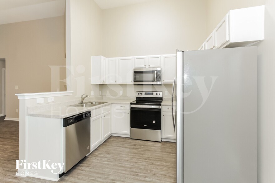 Building Photo - 7307 Woodbourne Ln