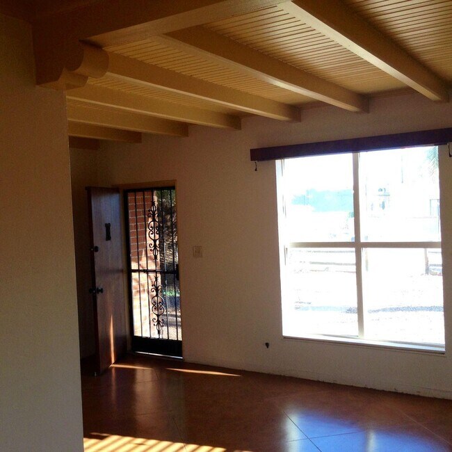 Building Photo - 1920 E Copper St