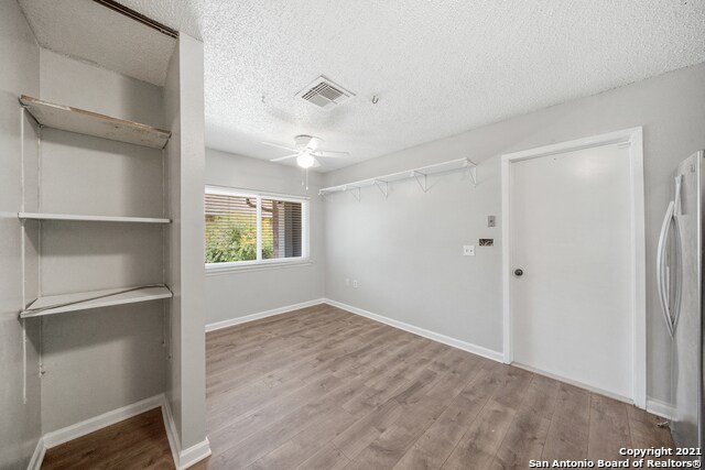 Building Photo - 8032 Laurel Bend