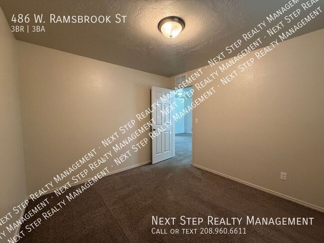 Building Photo - 486 W Ramsbrook St