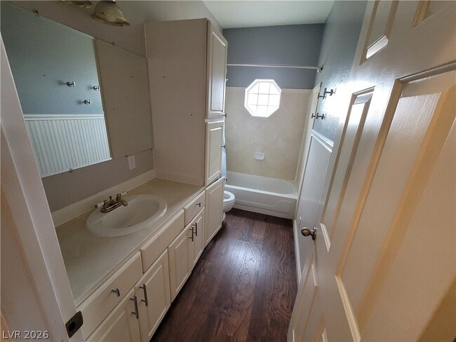 Building Photo - 1951 Jim Haworth