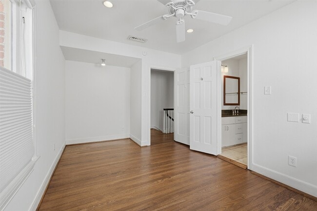 Building Photo - 2132 Tangley St